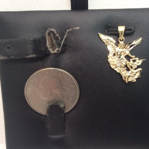 10k Yellow Real Gold Solid Men Saint Michael Archangel & the Devil Pendant 1.2gr - Picture 3 of 7
